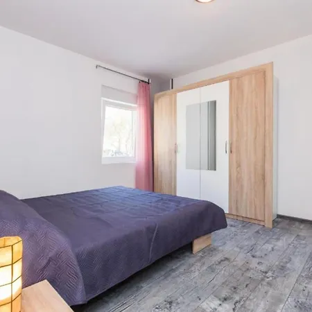 Modern In With Private Terrace - One Bedroom With Terrace דירה *