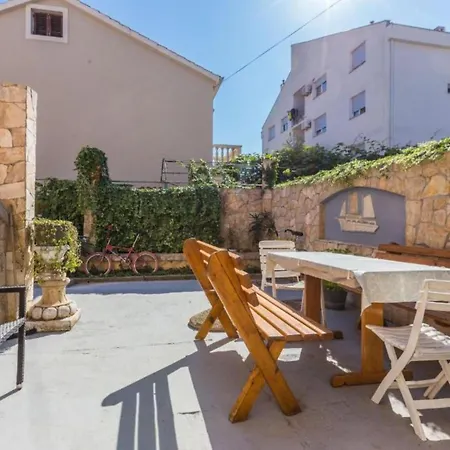 דירה Modern In With Private Terrace - One Bedroom With Terrace *