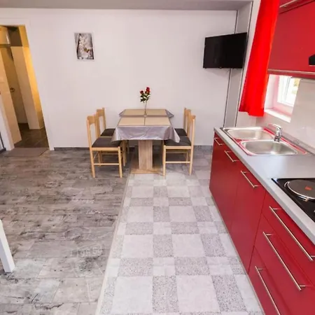 Apartman Modern In With Private Terrace - One Bedroom With Terrace