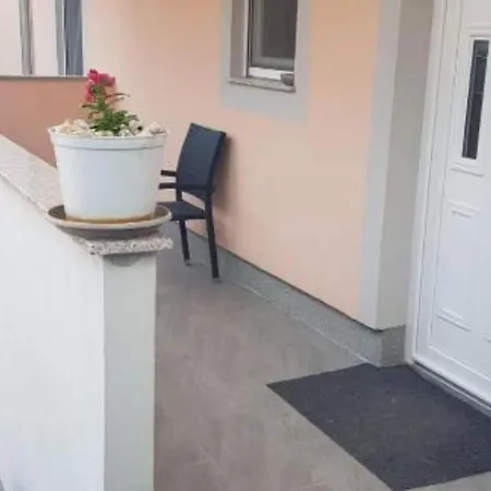Modern In With Private Terrace - One Bedroom With Terrace 자다르